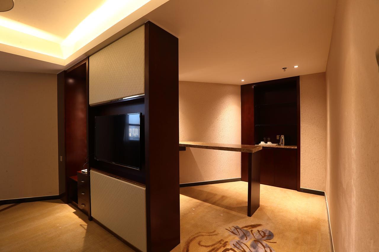 Guangxi Hawaii International Hotel Наньнін Екстер'єр фото