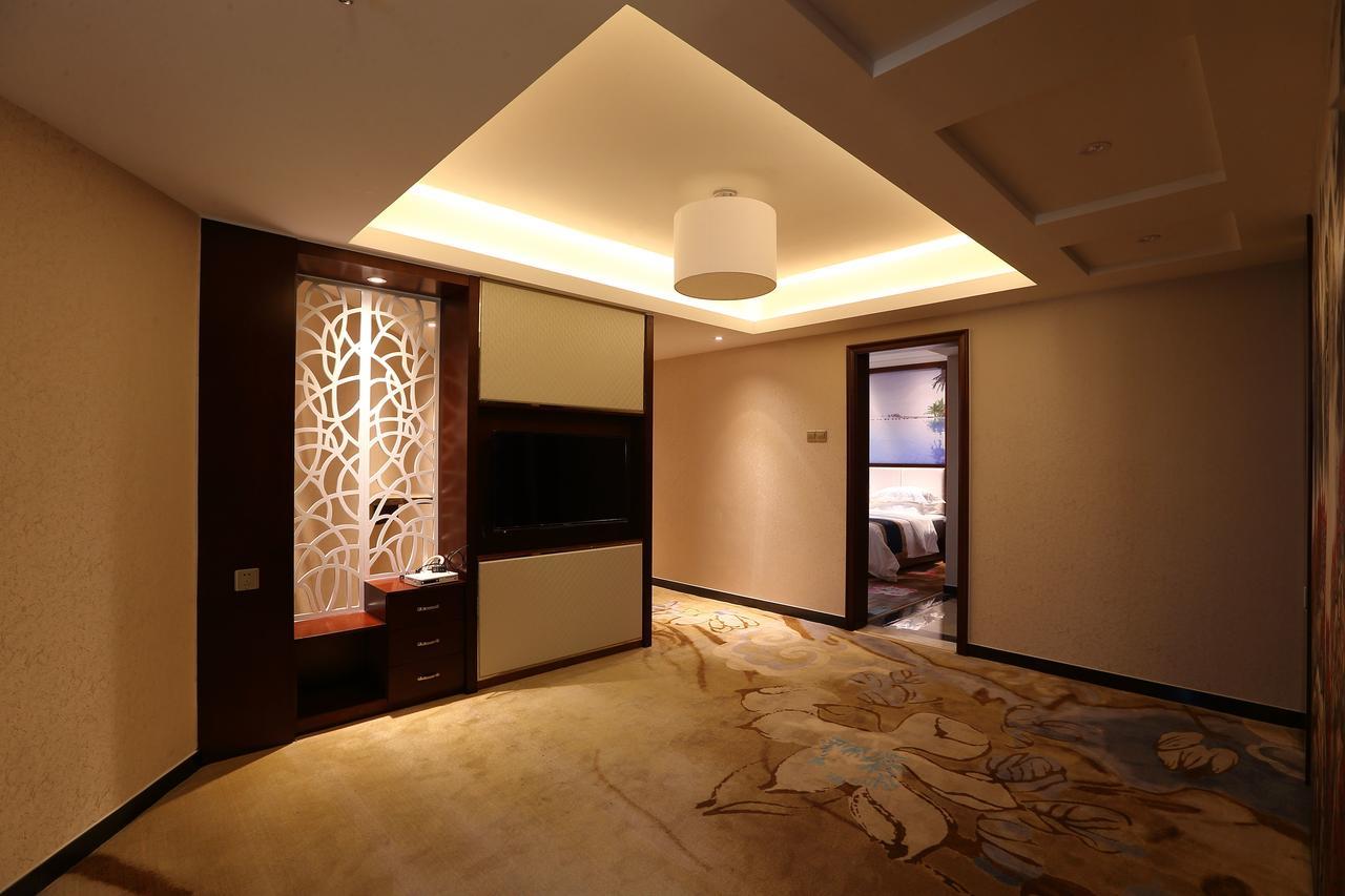 Guangxi Hawaii International Hotel Наньнін Екстер'єр фото