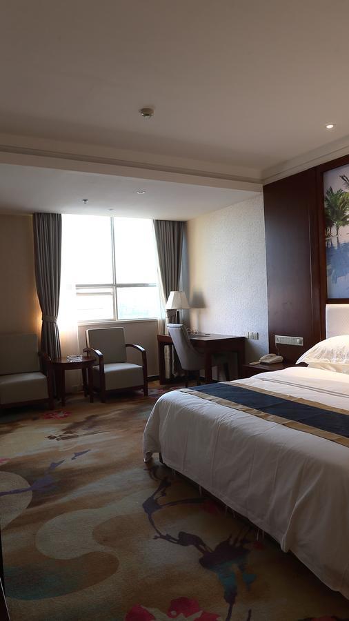 Guangxi Hawaii International Hotel Наньнін Екстер'єр фото